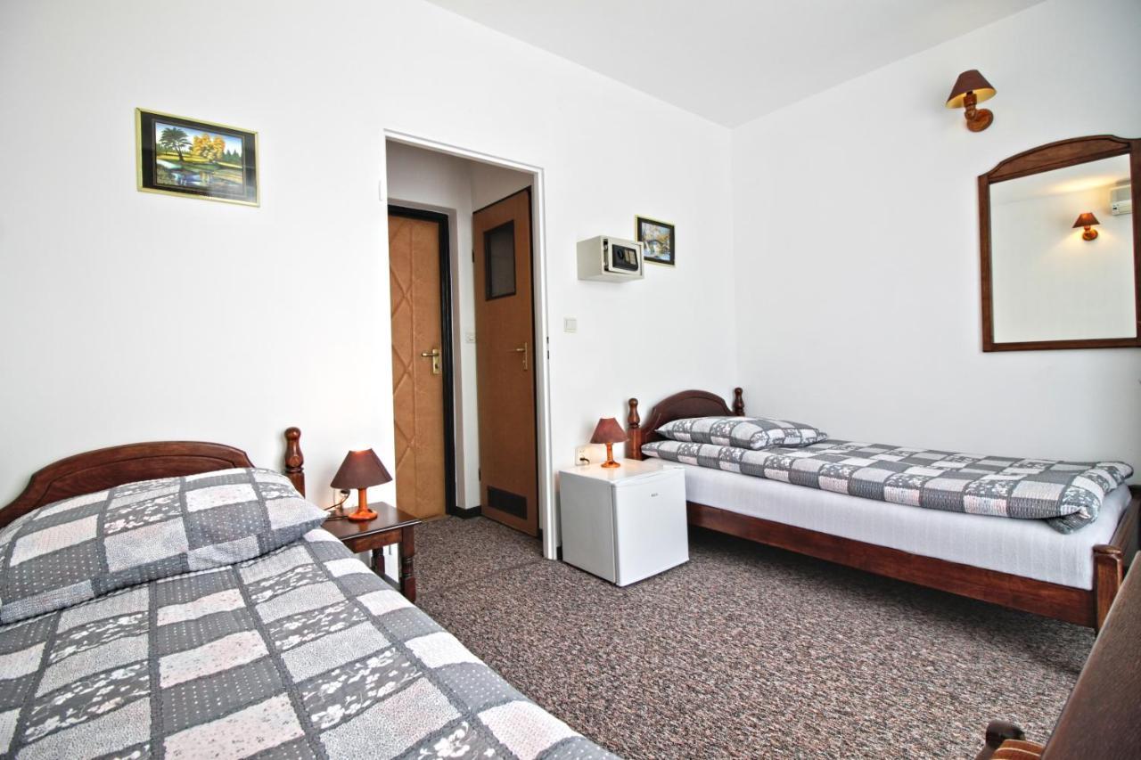 Motel Na Zbojeckiej Skawa ภายนอก รูปภาพ
