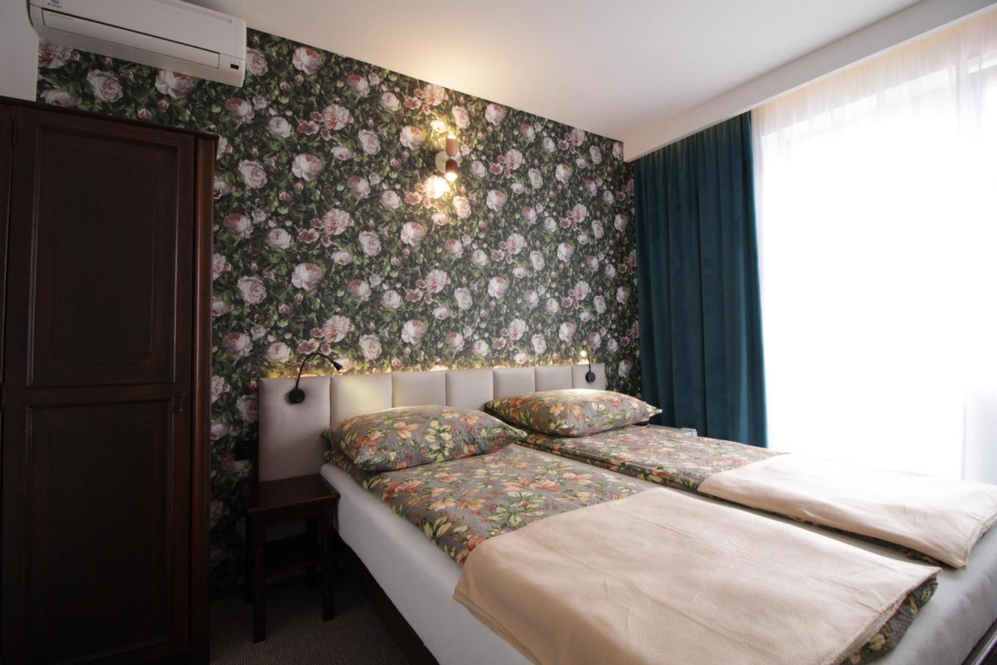 Motel Na Zbojeckiej Skawa ภายนอก รูปภาพ