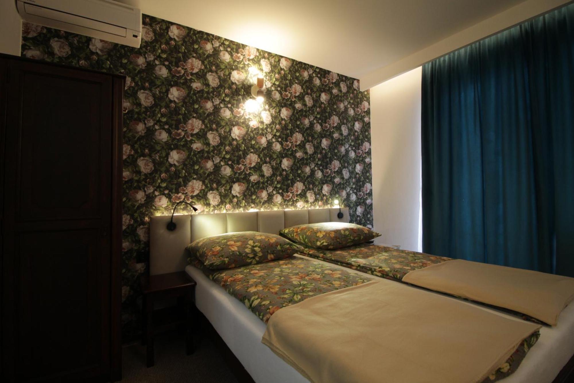 Motel Na Zbojeckiej Skawa ภายนอก รูปภาพ